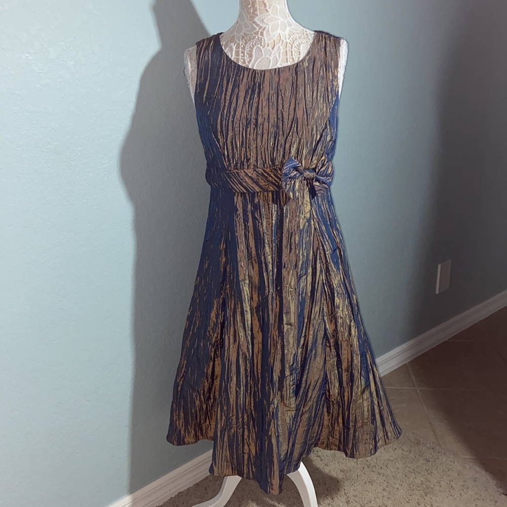 Like new Vintage Victor Costa pleated iridescent bow accent Dress Gown